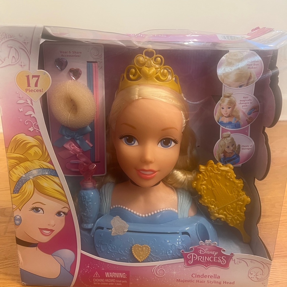 Cinderella Disney Princess 17 Piece Majestic Hair Styling Magical Color Change